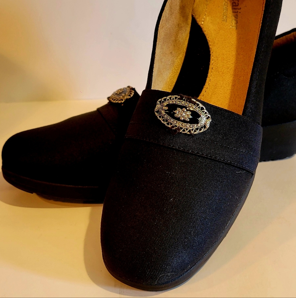 NATURALIZER N5 CONFORT ELEGANT SHOES WITH GOLD CLIP Size 9M